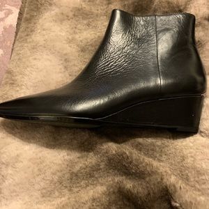 Calvin Klein size 8.5 M great Ankle Boot